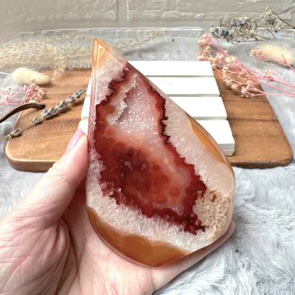 Gorgeous Carnelian Flame - Picture 2 of 8